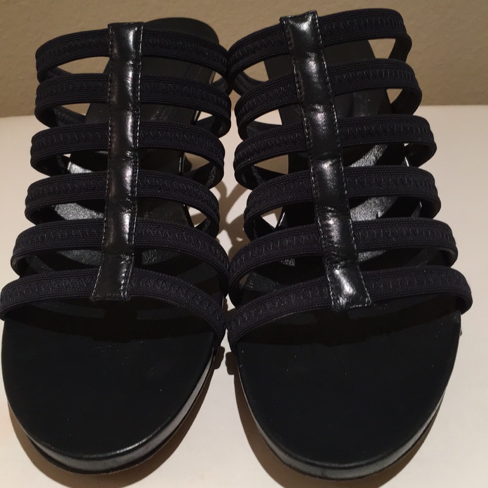 Shoe - Picture 2 of 5